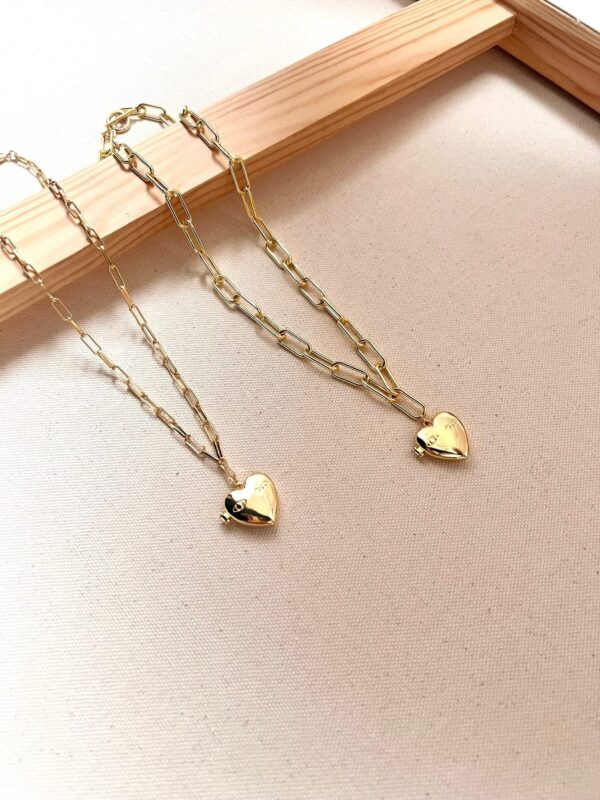 7715-medium-paperclip-46cm-wink-heart-locket-necklace-5056472913824-41371207008505-4.jpg