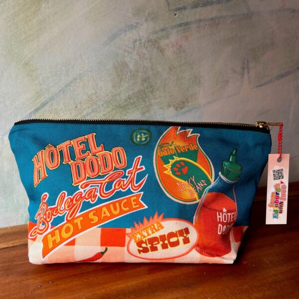 Bodega_Cat_Hot_Sauce_Pouch-6.jpg