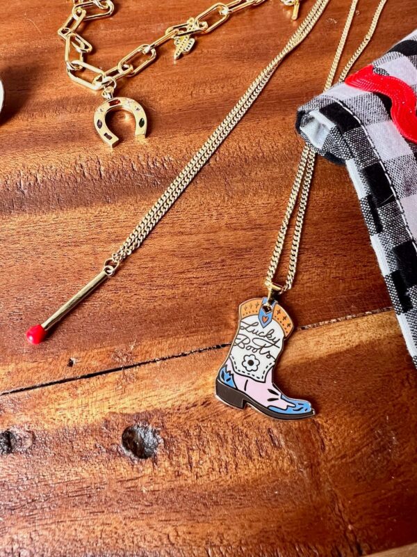 Bootnecklace-2.jpg